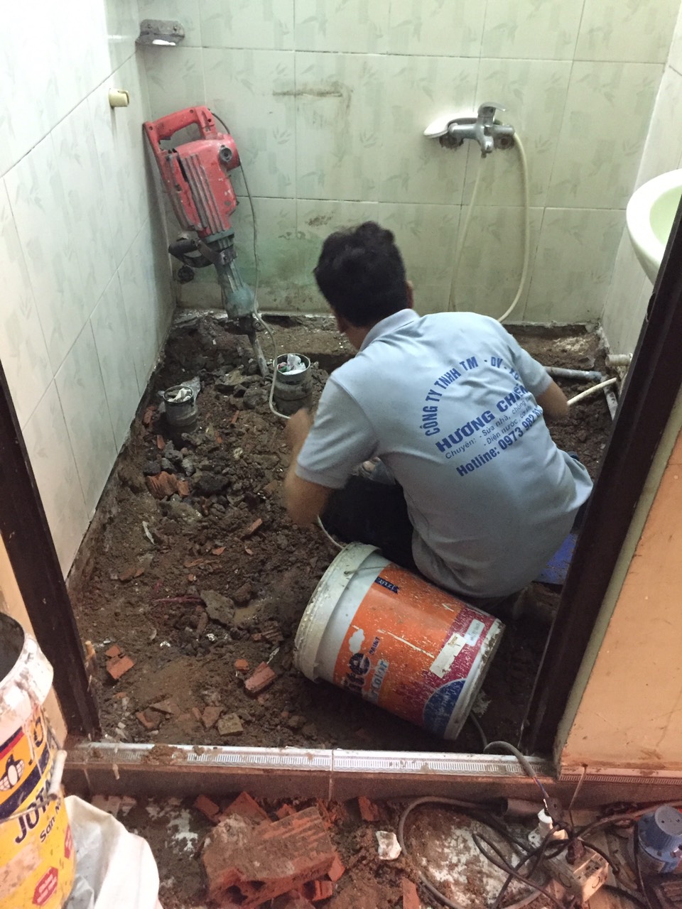 thợ chống thấm nhà vệ sinh tại Bình Thạnh