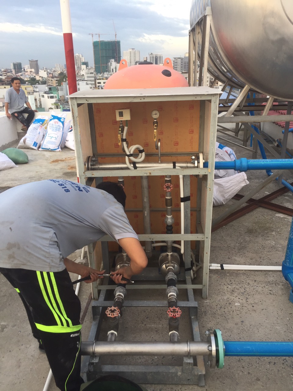 Thợ sửa máy bơm nước tại Bình Dương