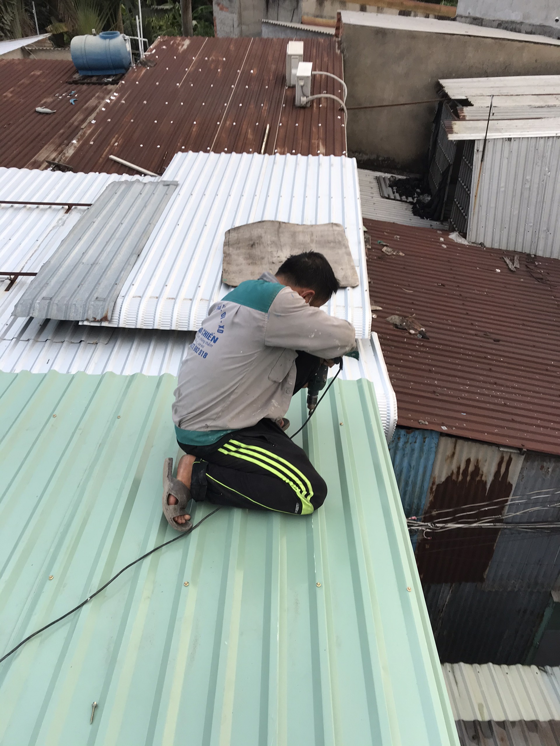 sửa mái tôn bị dột tại Gò Vấp