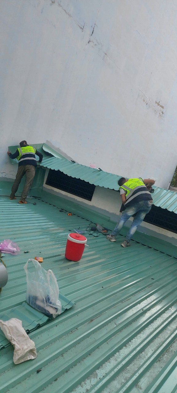 sửa mái tôn bị dột tại Dĩ An Bình Dương