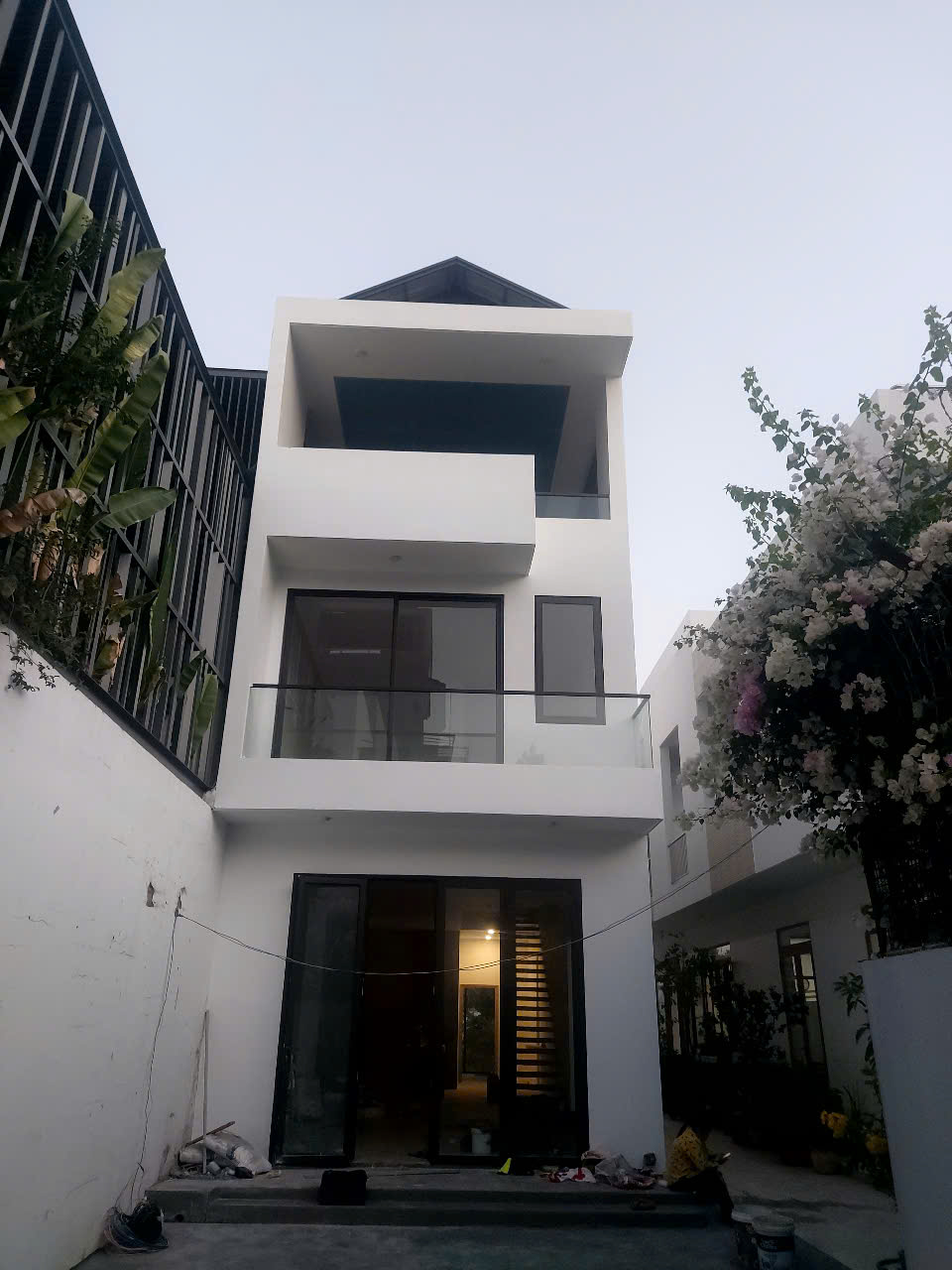 Thi Công Mái Tôn Giả Ngói Tại TPHCM